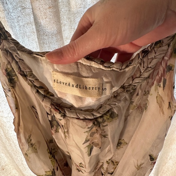 Cute lil dress - Picture 2 of 6